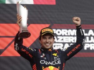 checo-perez-trofeo-300423