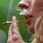 Adultos consumen más drogas que los adolescentes en México, revela encuesta