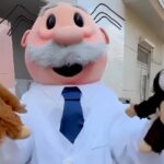 Dr. Simi conquista Tokio con su nuevo peluche del mono ‘Punch’